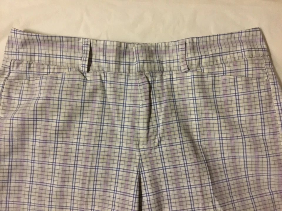 Women”s Dockers Ideal Fit Metro Burmuda Shorts Size 6 Multicolored Check - Imagem 2 de 4
