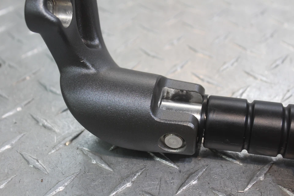 Indian Scout 2016 estribo de pasajero trasero derecho Foto 2 de 4