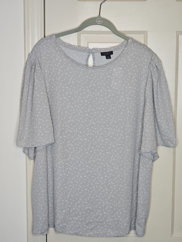 Ann Taylor Womens Smocked Shoulder Short Sleeve Feather Print Size XLARGE NWT - Picture 2 of 10