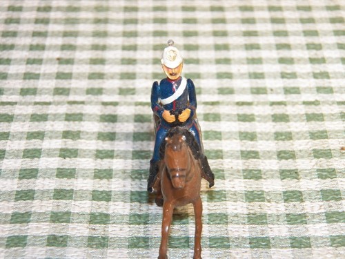 Soldado de metal de colección en un caballo marrón brigadier artillería británica Queensland - Imagen 3 de 5