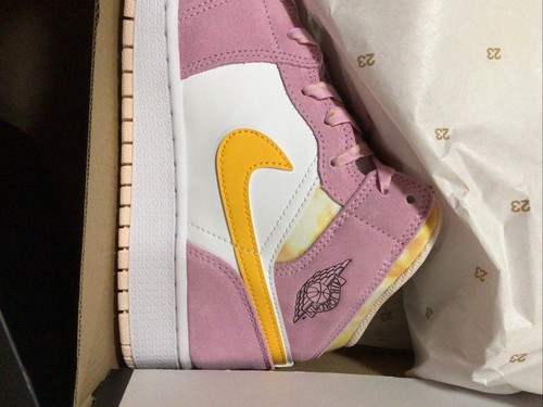 Nike Air Jordan 1 Mid SE (GS) LT Arctic Pink/University Gold DC9517-600 YOUTH - Picture 3 of 8