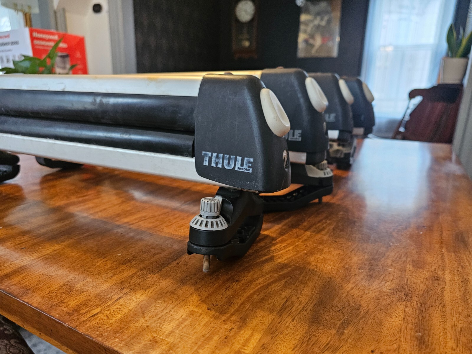 2 Pair Thule 724 Flat Top Ski Roof Rack w/ Locking Key & Fat Mouth