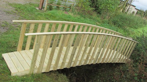 Palisade Garden Bridge - Picture 2 of 11
