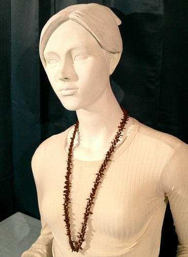 Handcrafted Seed necklace - Picture 2 of 3