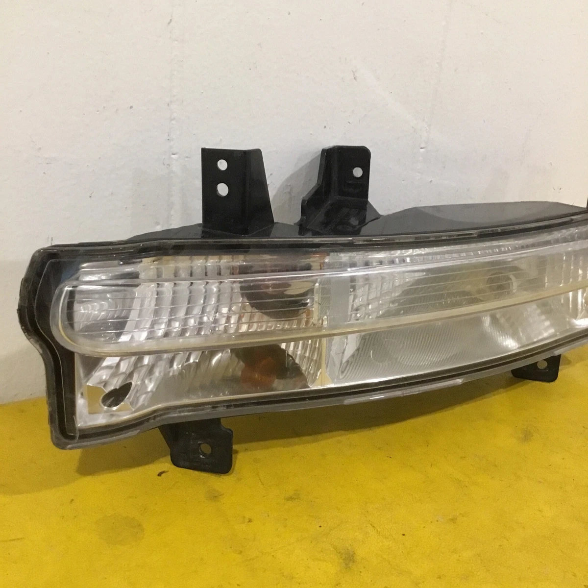 2017-2020 Jeep Compass Right Passenger Side Turn Signal Light 