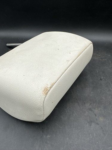 2007-2010 Volkswagen VW Beetle Front Seat Head Rest Leather TRIPLE WHITE - Picture 9 of 9