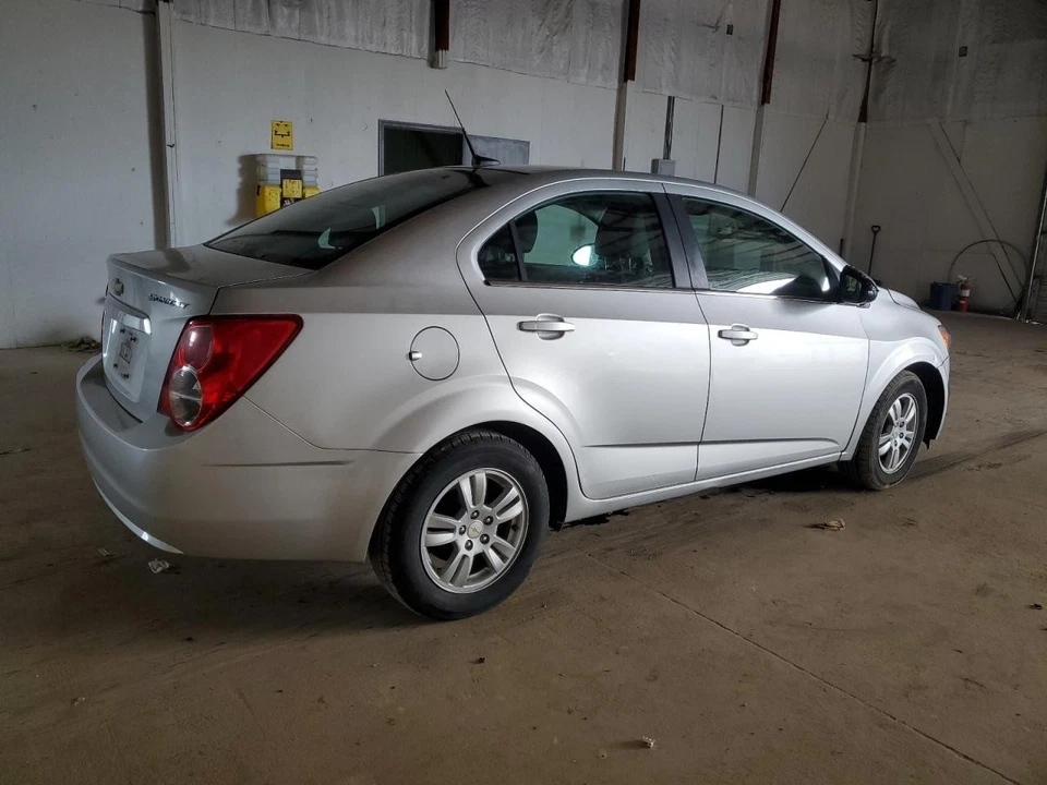 Motor soplador de climatización usado se adapta a: Chevrolet Sonic Grade A 2012 Foto 3 de 4