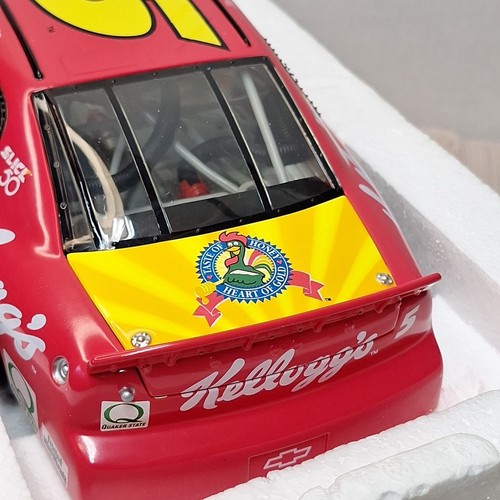 Terry Labonte #5 Kellogg's Honey Crunch Nascar 1/18 Ertl Prestige Series (K) - Picture 9 of 17