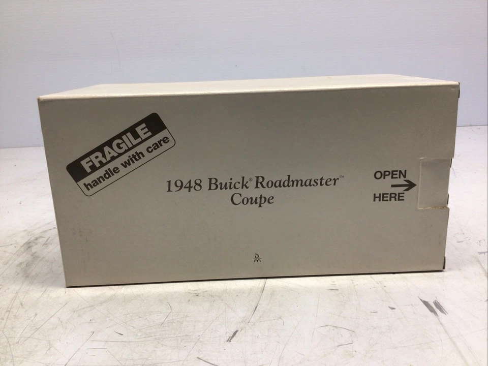 Danbury Mint как новый 1:24 1948 Buick Roadmaster двухцветный серый седанет - Изображение 2 из 4