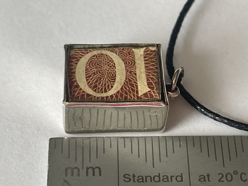 Vintage 925 Silver Break Glass in Emergency British 10 Shillings Pendant/Charm - Picture 6 of 9