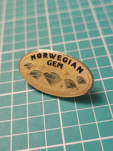 Vintage NCL Norwegian Gem Latitudes Reward Norwegian Cruise Line goldfarbene Anstecknadel - Bild 12 von 19