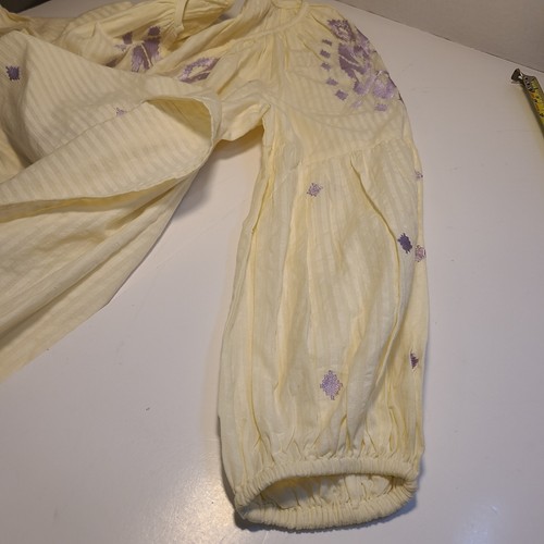 Velvet By Graham & Spencer Pullover Top Medium Top Cotton Embroidered Peasant - Picture 8 of 11
