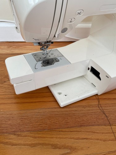 Brother PE-700 Sewing Embroidery Machine Tested Powers Up Read - Picture 12 of 22