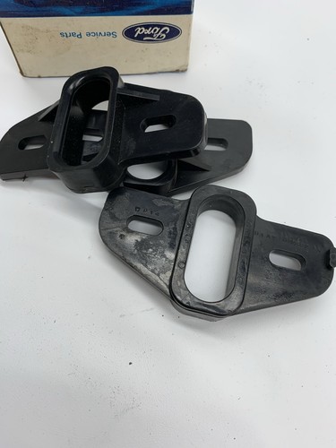 Ford NOS 1973-78 LTD Galaxie Upper Window Guides D3AZ-6522362-A Lot of 3 - Picture 5 of 5