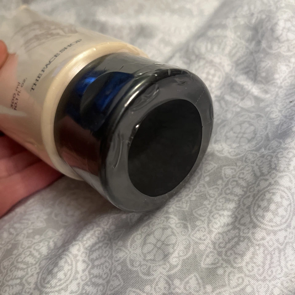 Limpiador exfoliante brillante con agua de arroz Avon The Face Shop, nuevo sellado de 10,1 oz Foto 4 de 4