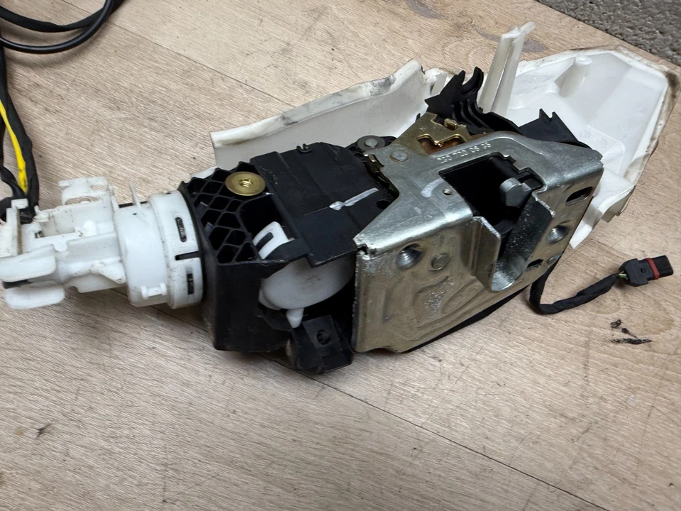 MERCEDES BENZ SL600 SL500 SL55 OEM RIGHT PASSENGER SIDE DOOR LOCK LATCH ACTUATOR - Image 4 of 4