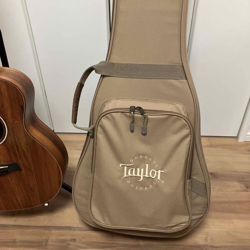 Taylor GS Mini-e KOA Acoustic Guitar - Beautiful Koa Wood, Mint Condition - Picture 7 of 8