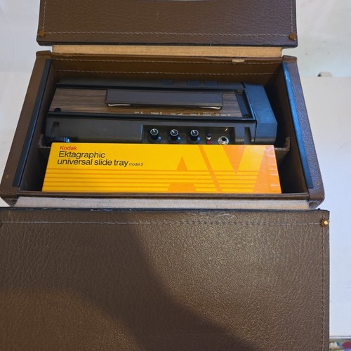PROYECTOR DE DIAPOSITIVAS SINGER CARAMATE 3200 de colección bandeja deslizante de carrusel universal FUNCIONA - Imagen 7 de 12