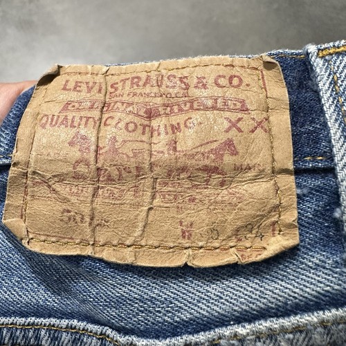 Jeans de mezclilla vintage Levis 501 azul mosca botón talla EE. UU. 29x33 desgastados años 90 - Imagen 6 de 9