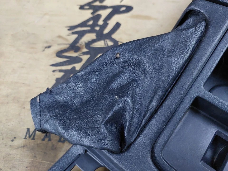 Nissan Skyline R33 GTR GTS-T BCNR33 ECR33 S1 Centre Console Armrest 96910-01U00 - Image 4 of 4