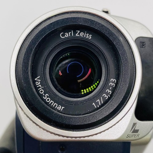 SONY miniDV Handycam DCR-TRV10 Operation Confirmed - Picture 7 of 24