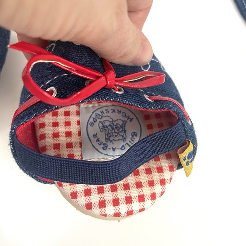 Conjunto de 3 Vestido Jersey Build A Bear Rojo Guinga Denim con Sombrero y Zapatos - Imagen 6 de 9
