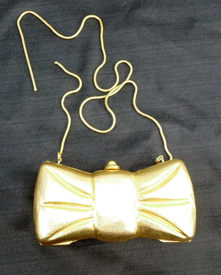 Bolso sin asas vintage Saks Fitth Avenue Italia con lazo dorado cadena rota  Foto 2 de 4