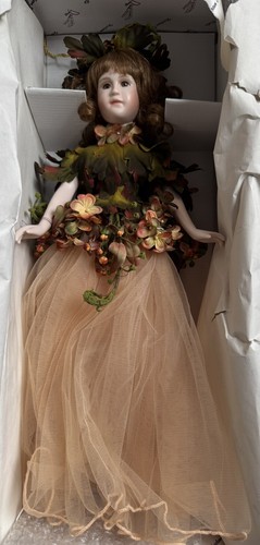 Sidney Duckhouse Heirloom Porcelain Doll Flowers Berries Peach Dress Box 17” H - Picture 2 of 8