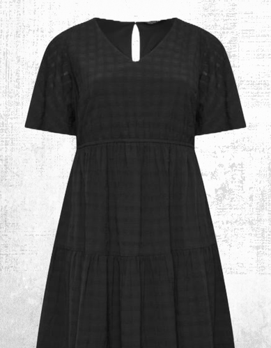 Ex Women's Plus size Curve Textured Tiered Smock Dress in Black - Picture 6 of 6