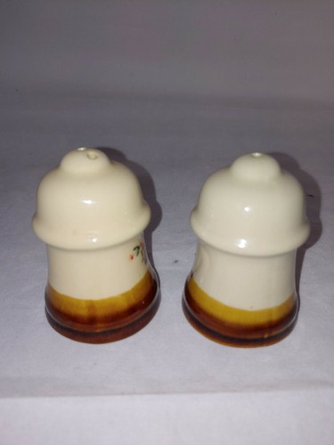 Ceramic Jar Salt And Pepper Shakers with flower pot & flowers design brown color - Picture 4 of 5