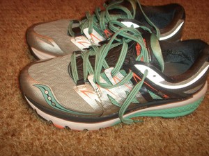 saucony isofit everun