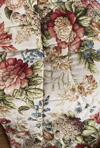 WAVERLY King Floral Reversible Stripes Comforter 106”X 93” - Picture 6 of 11
