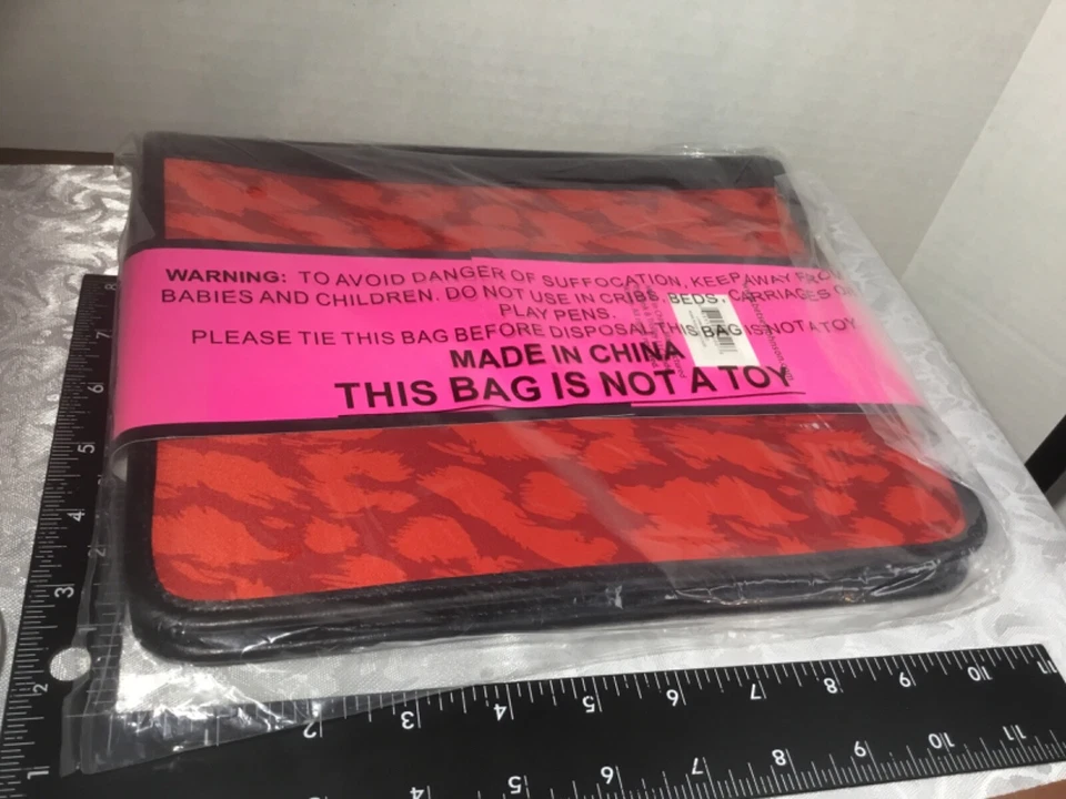 Betsey Johnson Ipad Portfolio Red/Black Tablet Cover - Image 3 of 4