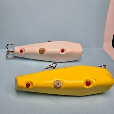 Vintage Pair of Zoli 500 Fishing Lures 4.5" Plastic Yellow & White