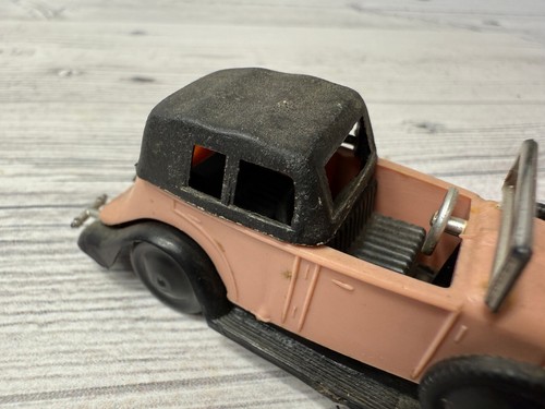 Hispano Suiza 1934 Estetyka Poland Plastic car model toy 1:64 PINK - Picture 2 of 14