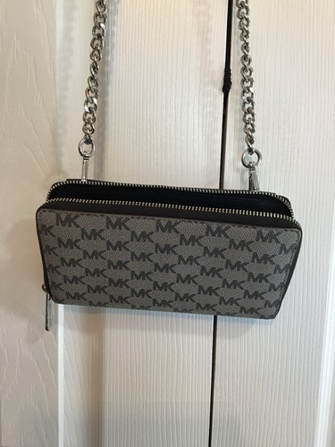 Michael Kors Signature Jet Set Medium Top Zip Snap Pocket Tote Bag And Crossbody - Picture 4 of 19