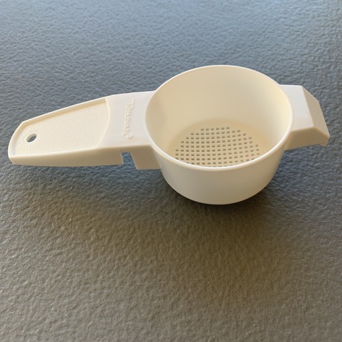 Tupperware Mini Tea Strainer Sifter Gadget Tool 879 speckled white New - Picture 6 of 7