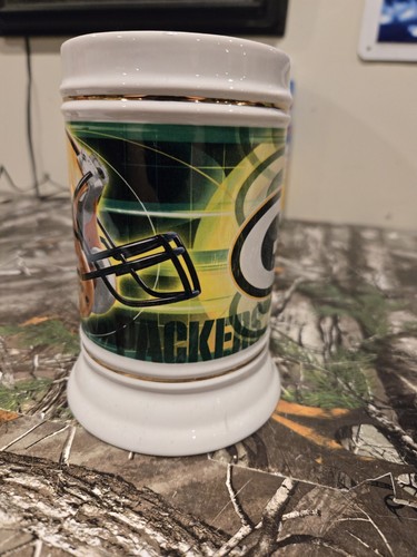 Collection of Assorted NFL Green Bay Packer Memorabilia - Picture 14 of 19