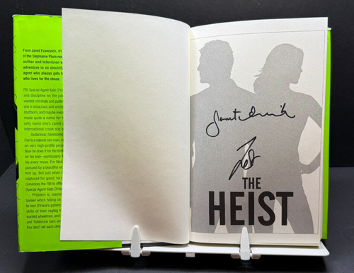 The Heist by Janet Evanovich & Lee Goldberg SIGNED 1st Edition HCDJ 2013 - Picture 7 of 16