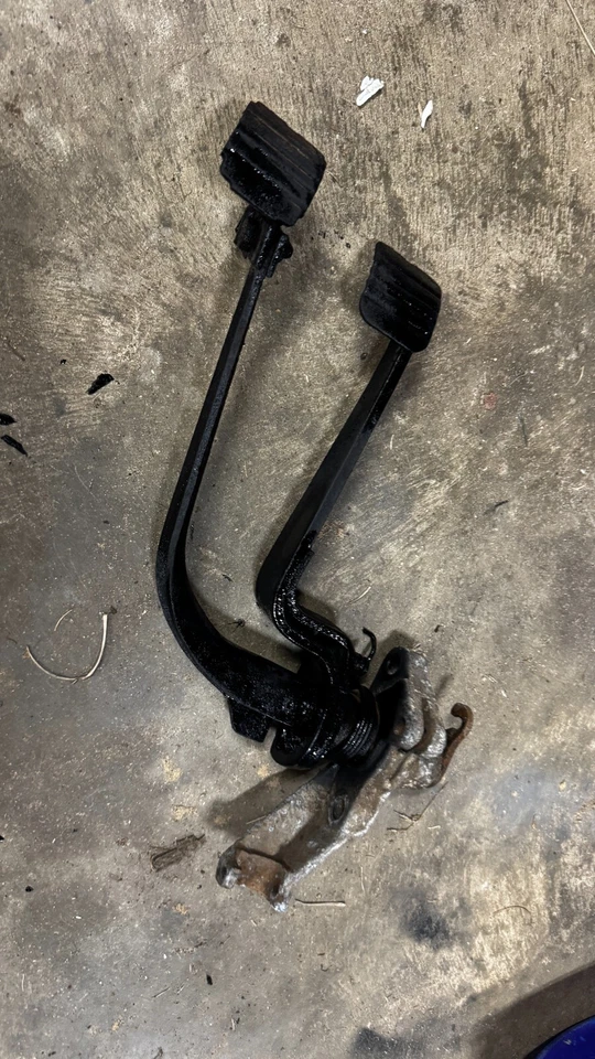 Conjunto de pedal alemán Volkswagen VW Beetle Bug & Ghia 1965-1977 OEM Foto 3 de 4