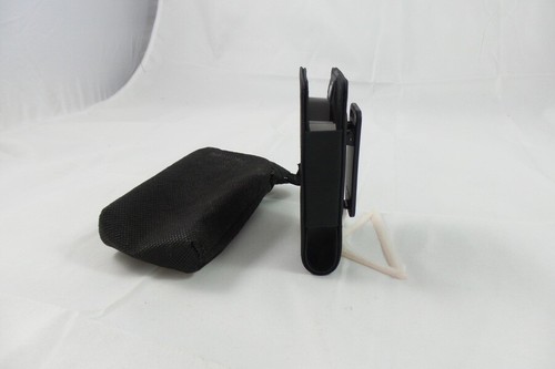 Apple Soft Nylon Carrying Case with Belt Clip for Older iPods (M9129G/A) - Picture 2 of 2