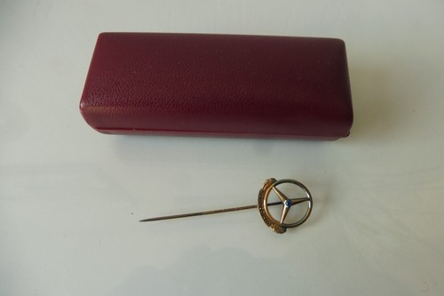 schöne ,alte Anstecknadel , 835 Silber vergoldet mit Saphir , Mercedes 500000KM - Bild 2 von 4