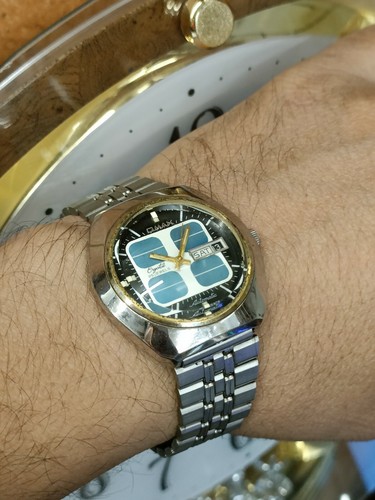 OMAX CRYSTAL 25 JEWELS MAN'S AUTOMATIC VINTAGE DAY DATE WATCH - Picture 9 of 11
