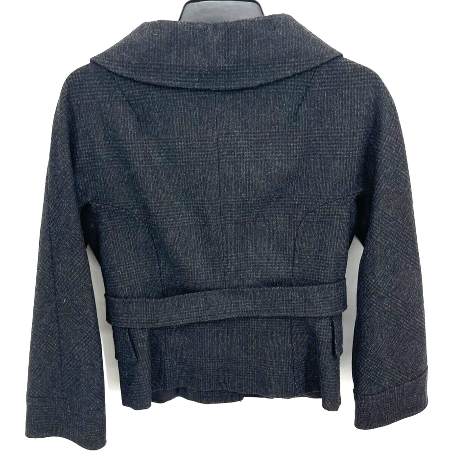 Abrigo básico Zara para mujer pequeño negro a cuadros botón delantero guisante bolsillos Foto 2 de 4