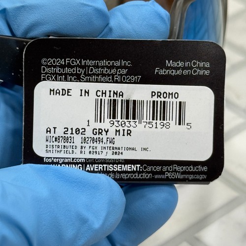 Occhiali da sole nuovi con etichette Foster Grant All Terrain AT 2102 montature grigie avvolgenti lenti a specchio - Foto 8 di 8