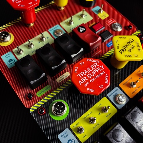 TenFour X1 - Caja de botones simulador de camión ETS/ATS - 24 funciones | 18 botones | PC - Imagen 5 de 7