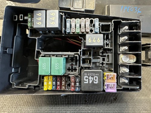 2019 Volkswagen Atlas SEL 3.6L Engine Fuse Box 18 19 20 21 22 23 OEM 5Q0907361D - Picture 2 of 9
