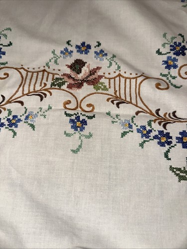 Große tolle Vintage Tischdecke handgefertigte Stickerei Kreuzstich 97"X 65" - Bild 12 von 19