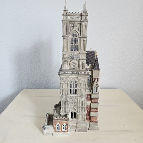 Department 56 Dickens Village: Westminster Abbey Read - Picture 4 of 8