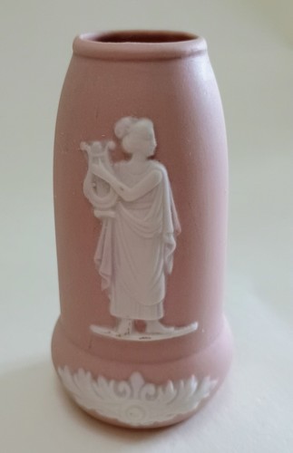 Rosa Jasperware Miniatur Knospen Vase klassisches Relief Design - Bild 3 von 11